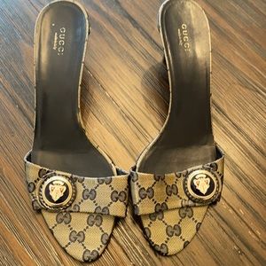 Authentic leather Gucci monogrammed kitten heel sandal